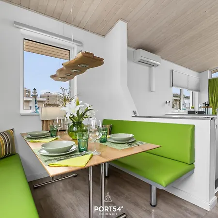 Moewe 12 Marina 펜션 *