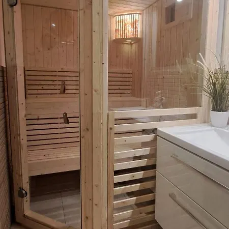 Moewe 12 Marina 펜션